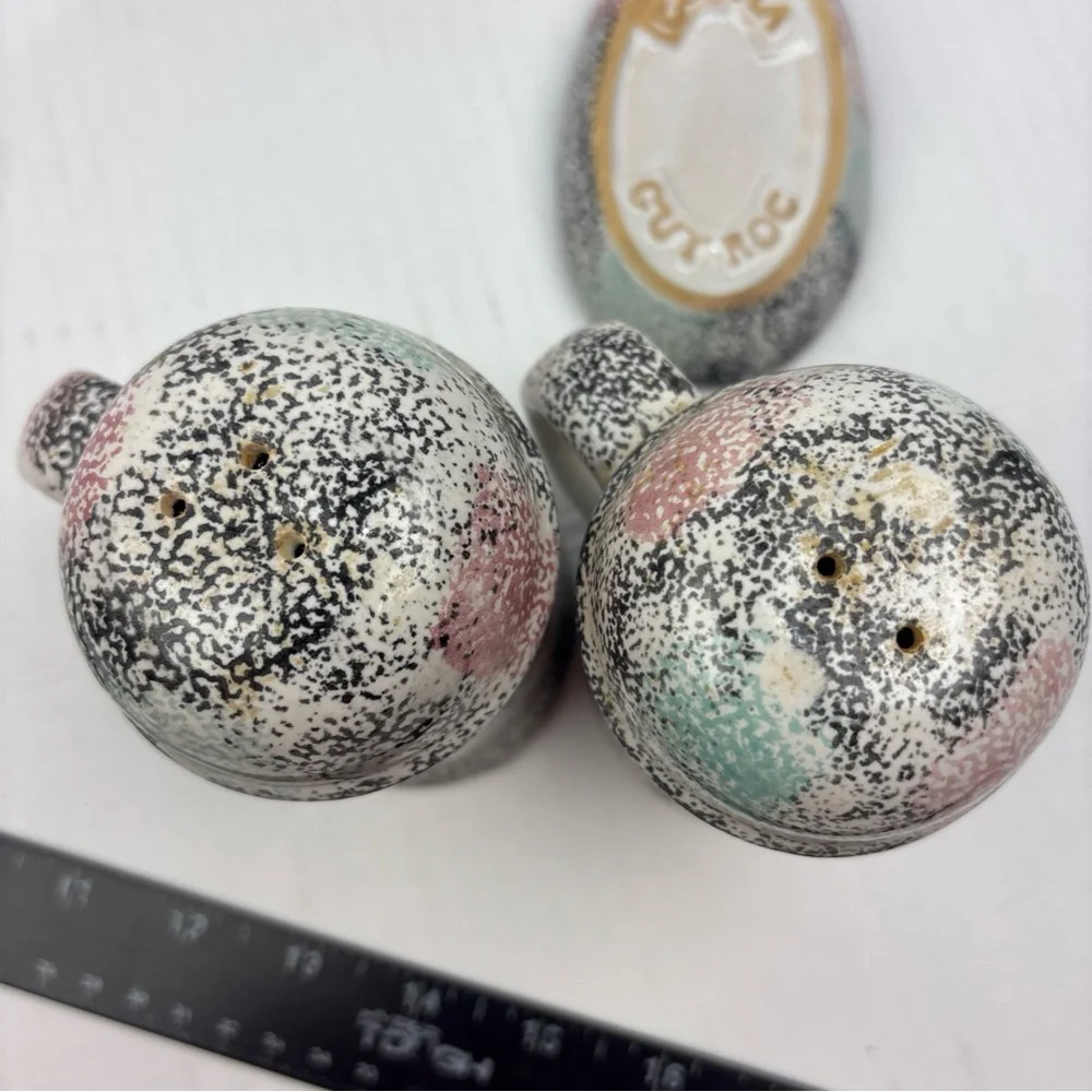 Guyroc Pottery Set Speckled Pitcher Utensil Holder Spoon Rest Salt Pepper Shaker